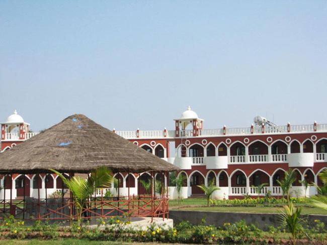 Aum Health Resort Vadodara Ngoại thất bức ảnh