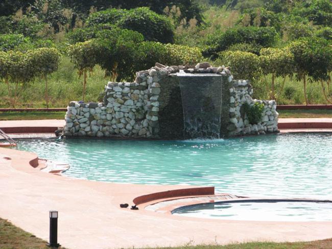 Aum Health Resort Vadodara Ngoại thất bức ảnh