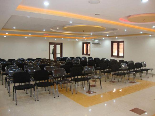 Aum Health Resort Vadodara Ngoại thất bức ảnh